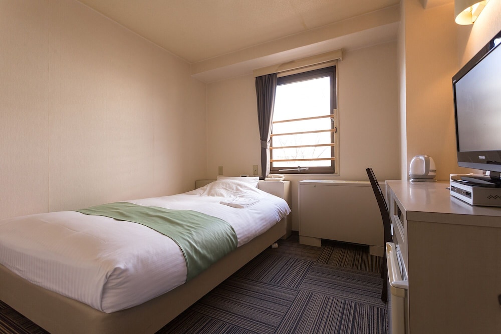 SINGLE, SINGLE BED, WITH VIEW, SMOKING