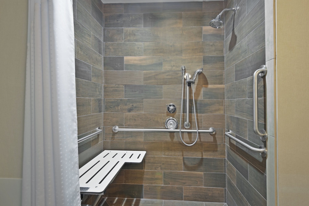 Holiday Inn Express & Suites Harrisburg S - New Cumberland 71/72