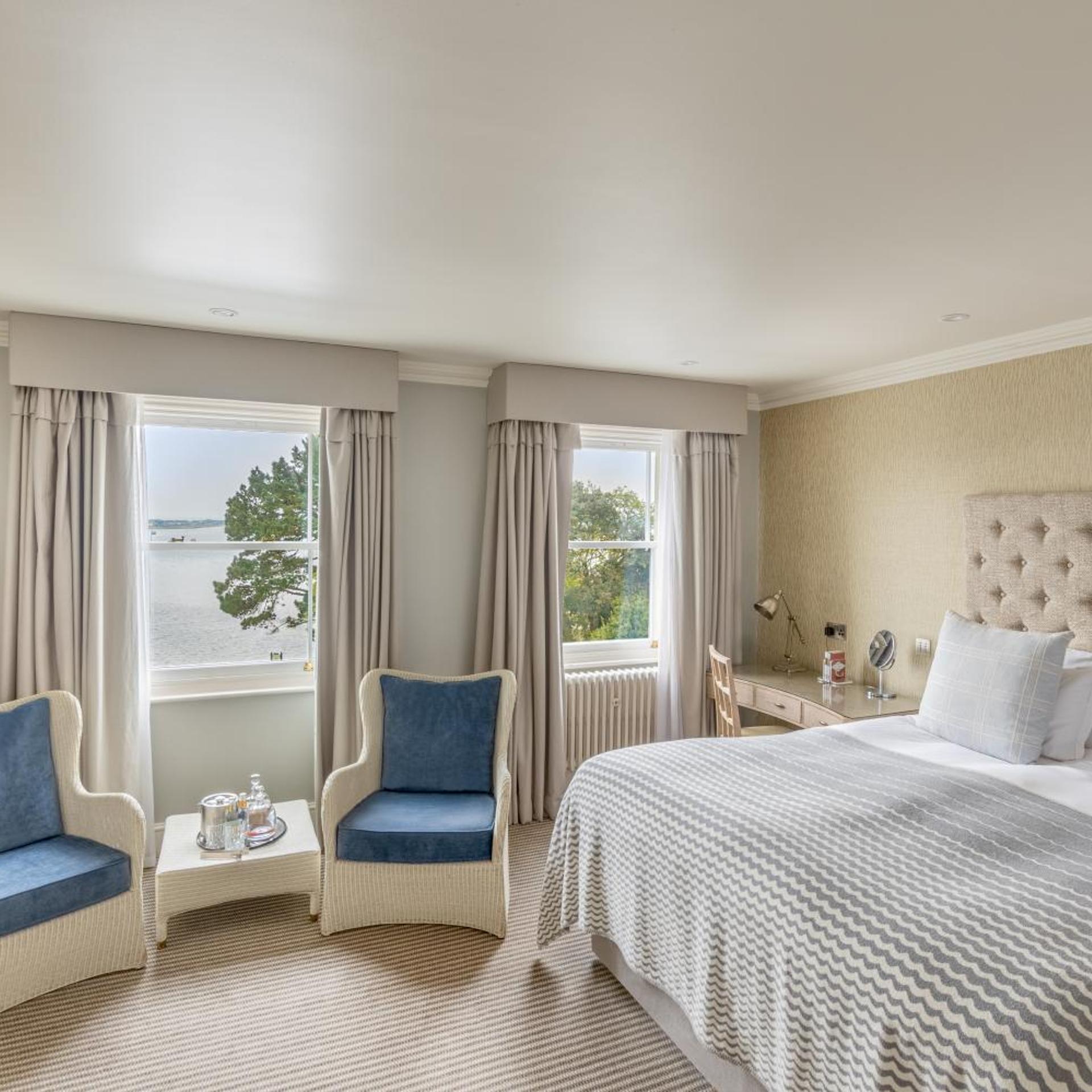 Deluxe, Double Bed, Harbour View 2/9