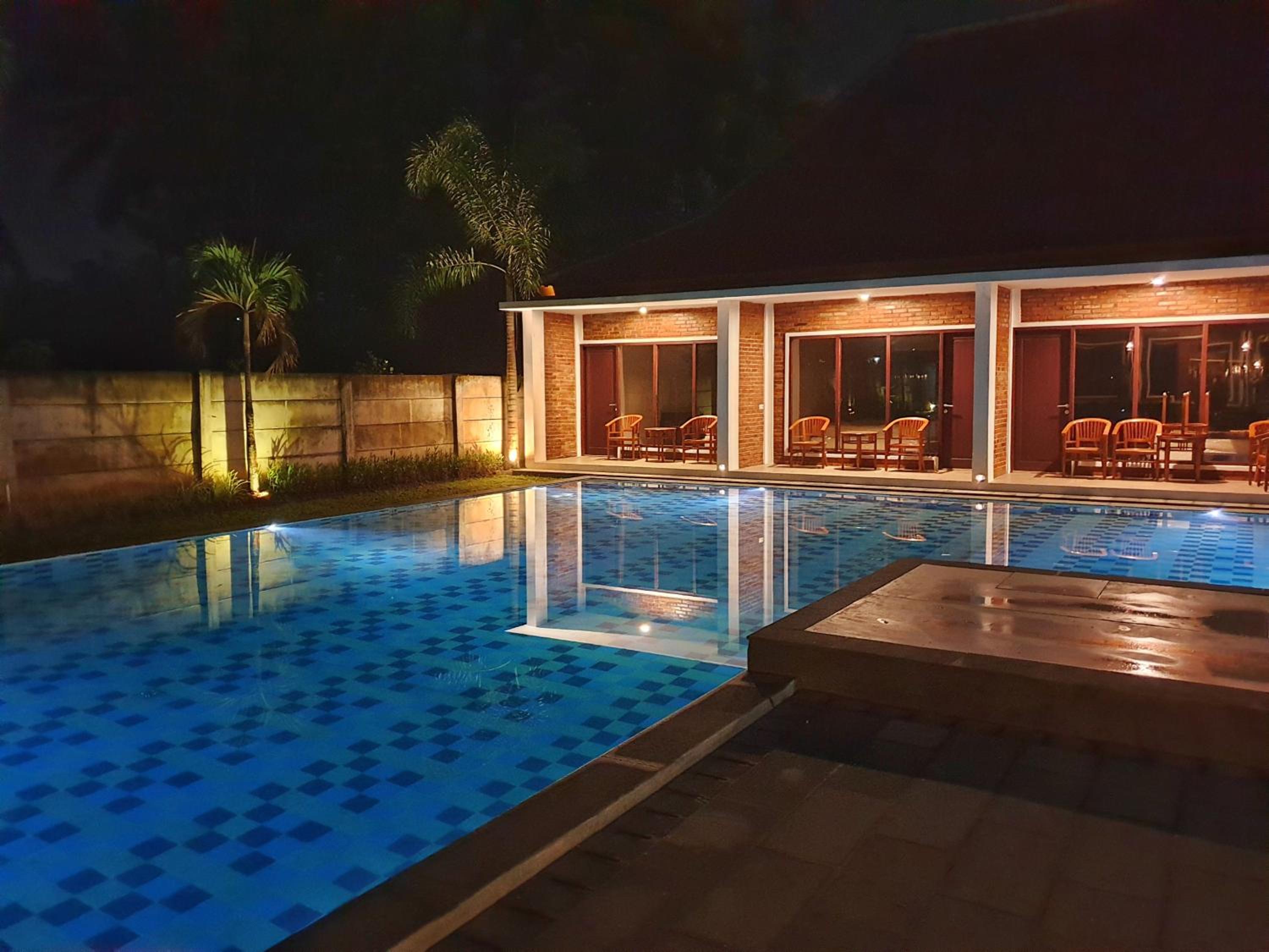 The Nalaya Hotel & Resto 23/49