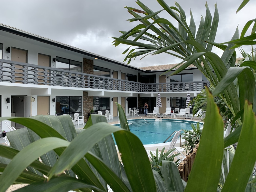 Ocean Villas of Deerfield 4/68