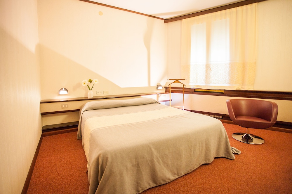 ITALIA CAGLIARI HOTEL 15/50