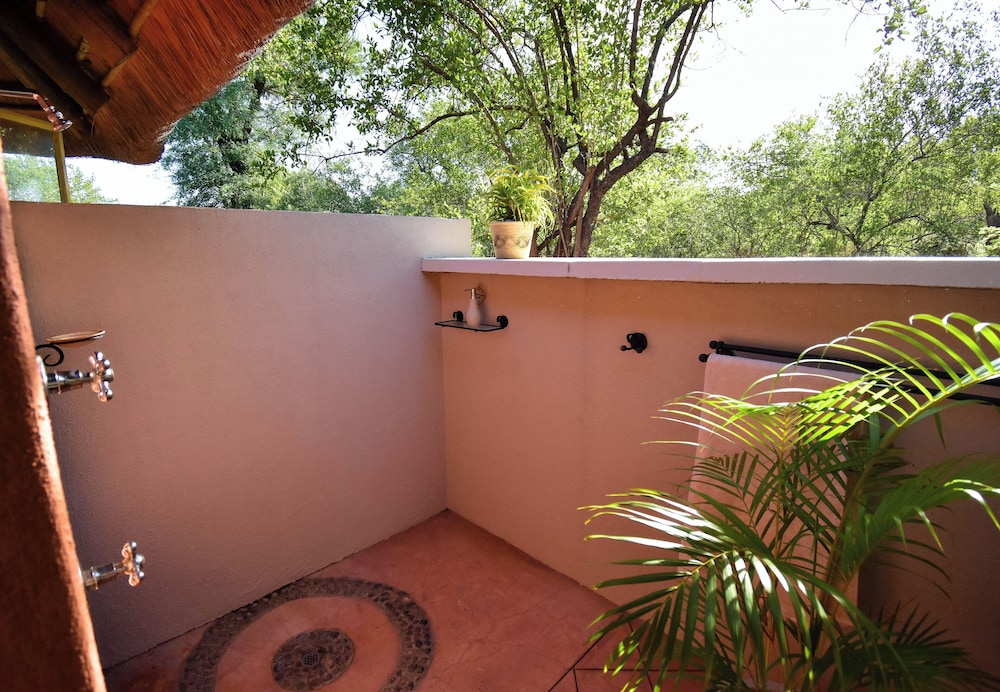 Mohlabetsi Safari Lodge 1/50