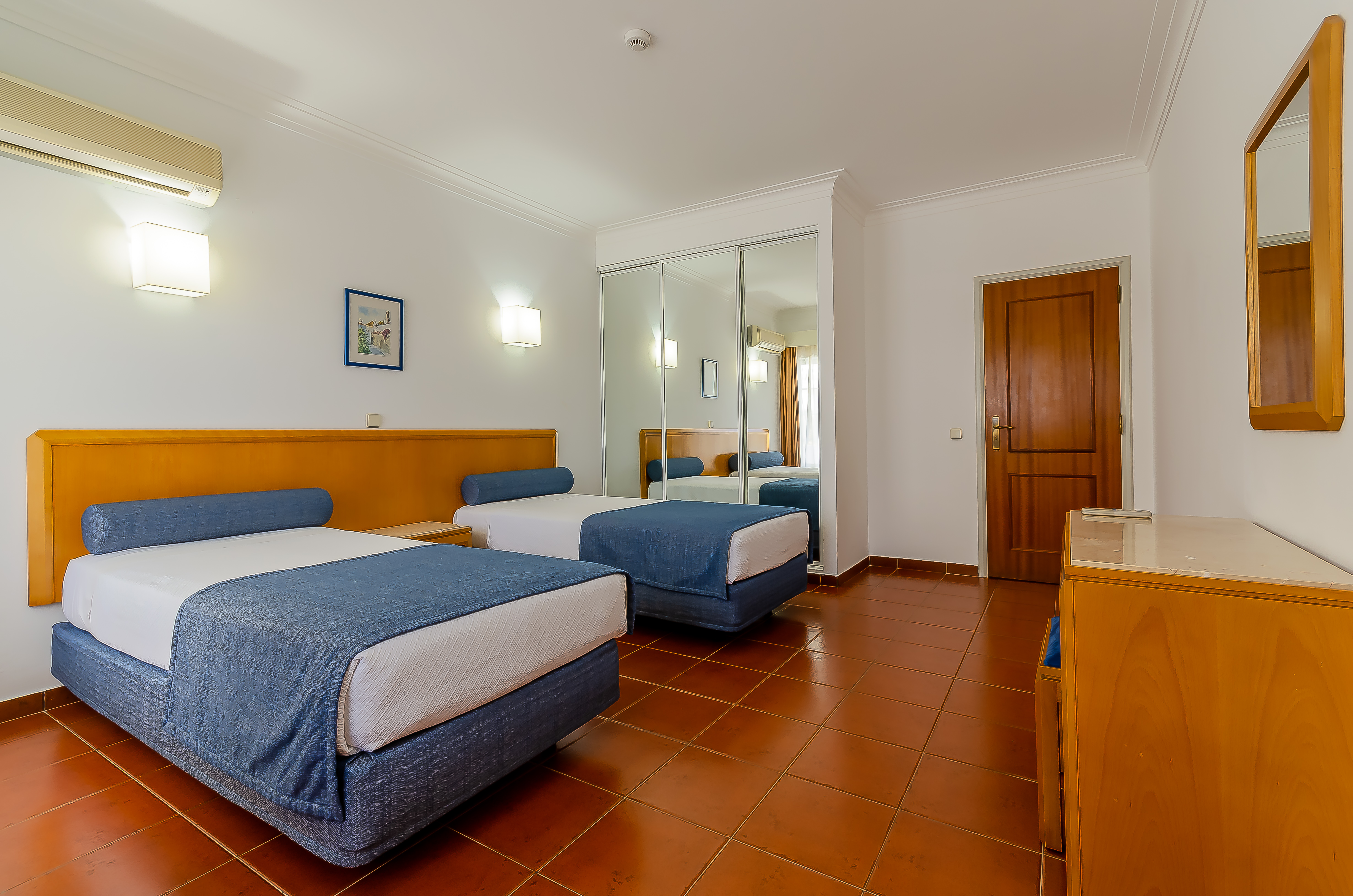 2 Bedrooms, Apartment
