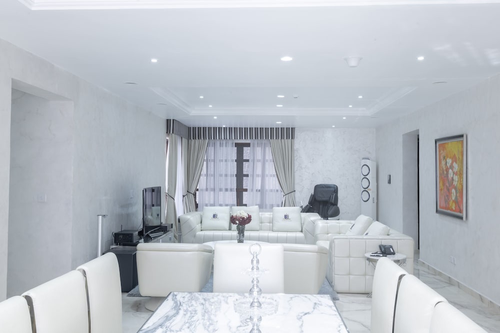 Wells Carlton Hotel and Apartment Abuja 48/57