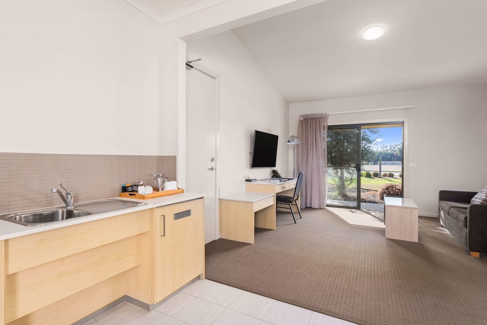 شقة بسرير كينج وسرير كوين بغرفتي نوم، Quality Hotel Point Cook 4/7