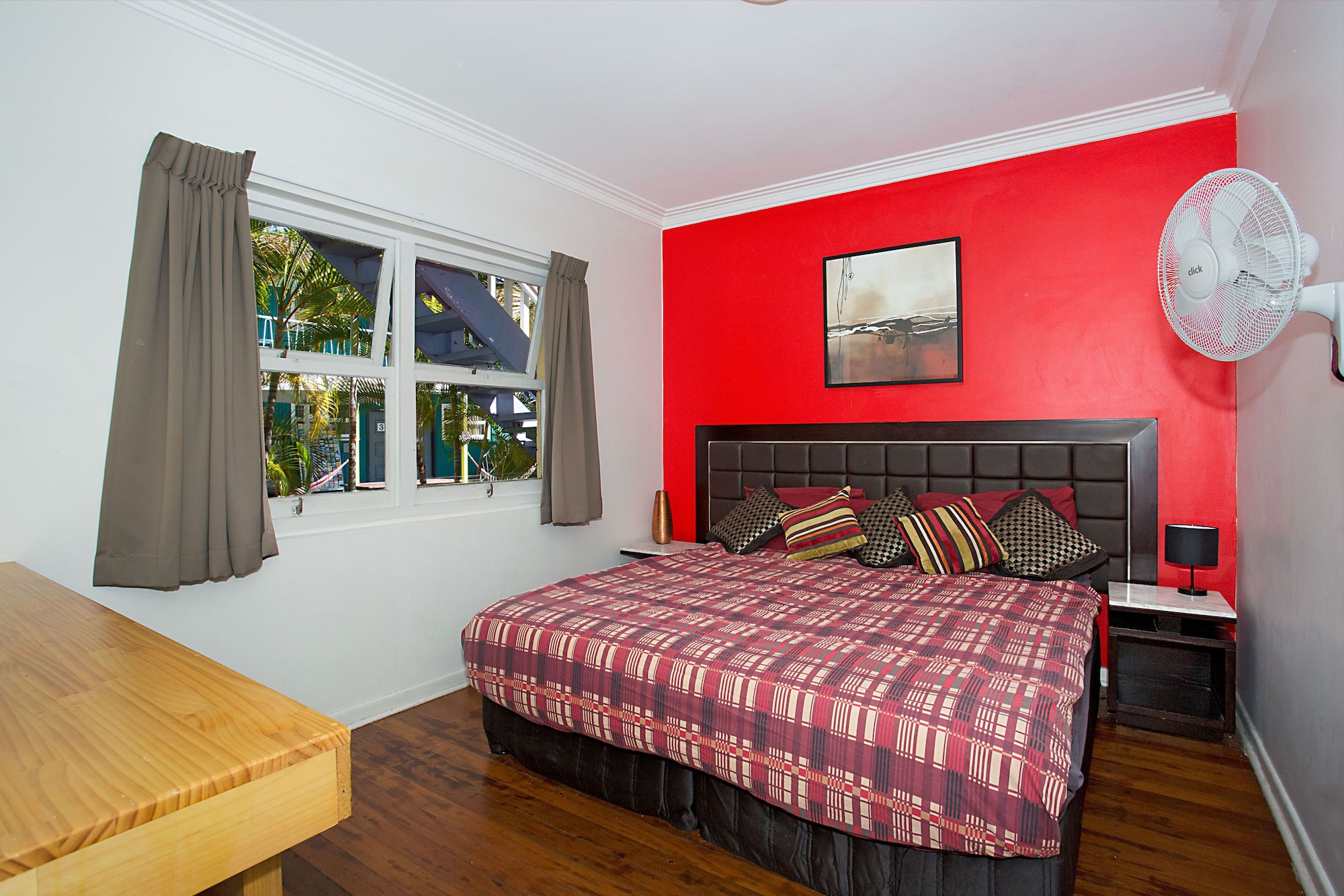 ROOM, DOUBLE BED, SHARED BATHROOM