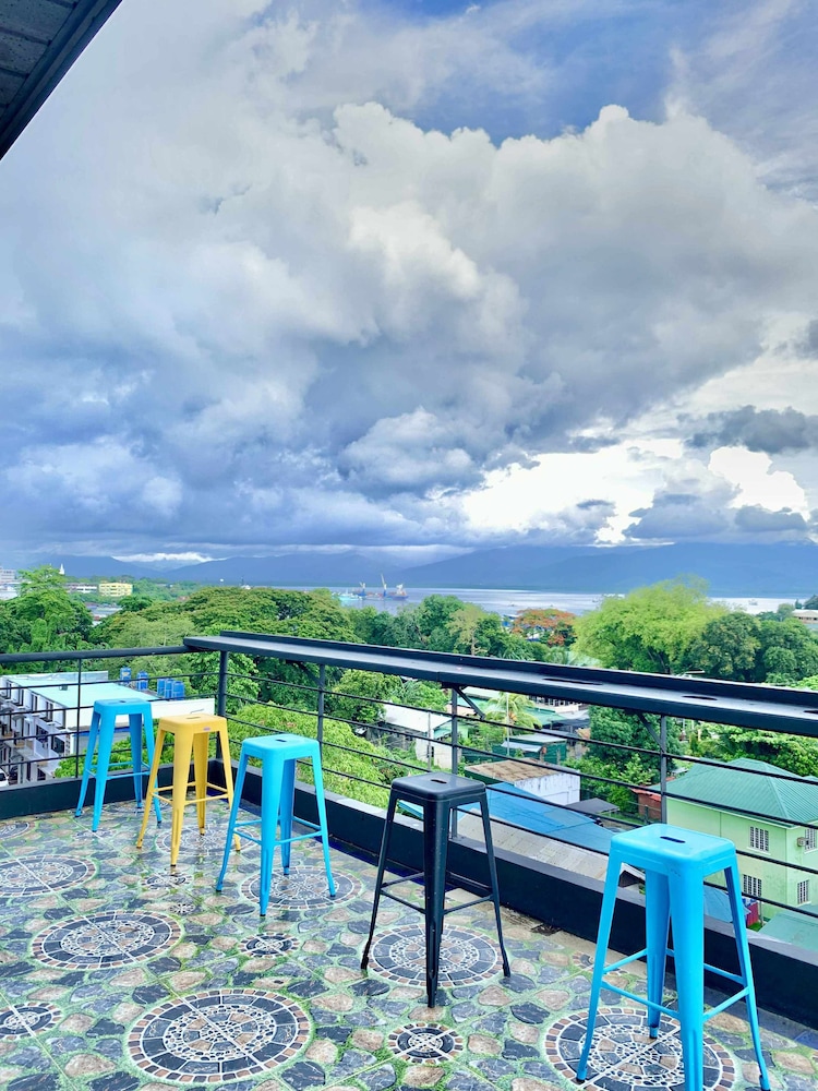 Grande Vista Hotel 52/61