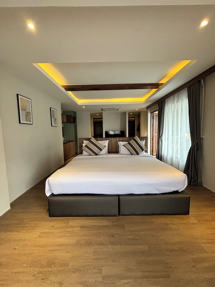 Beach Front Villa with one way airport transfer