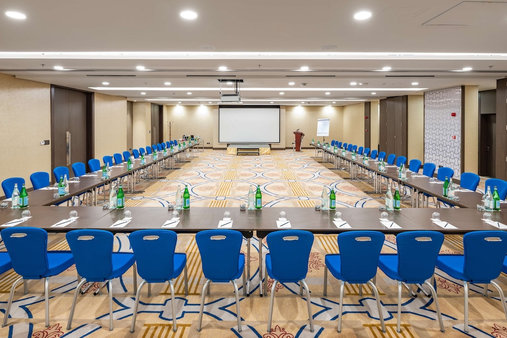 فندق راديسون بلو جدة كورنيش(RADISSON BLU HOTEL, JEDDAH CORNICHE) 65/68