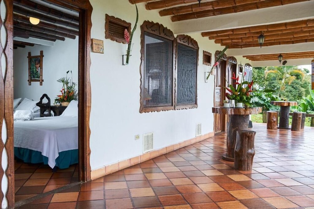 Hacienda Combia Ex Sercotel 10/50