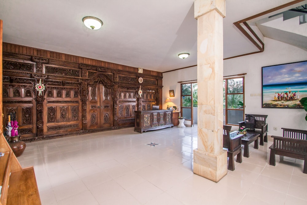Lobby at Puri Saron Madangan Hotel, Gianyar