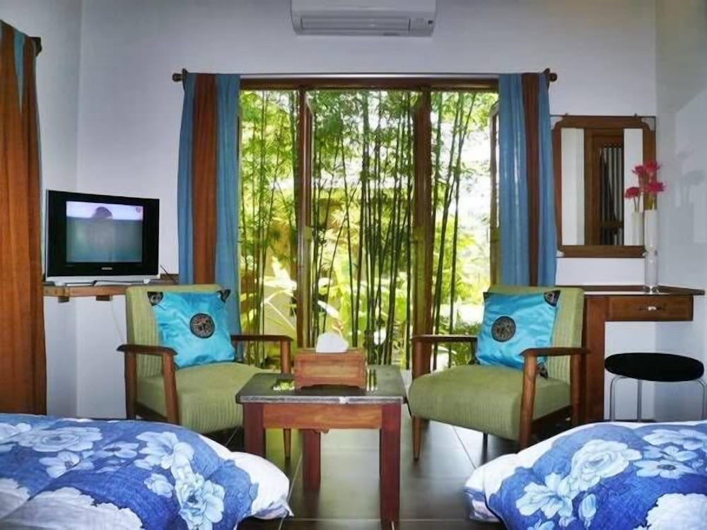 VILLA, TWIN BEDS