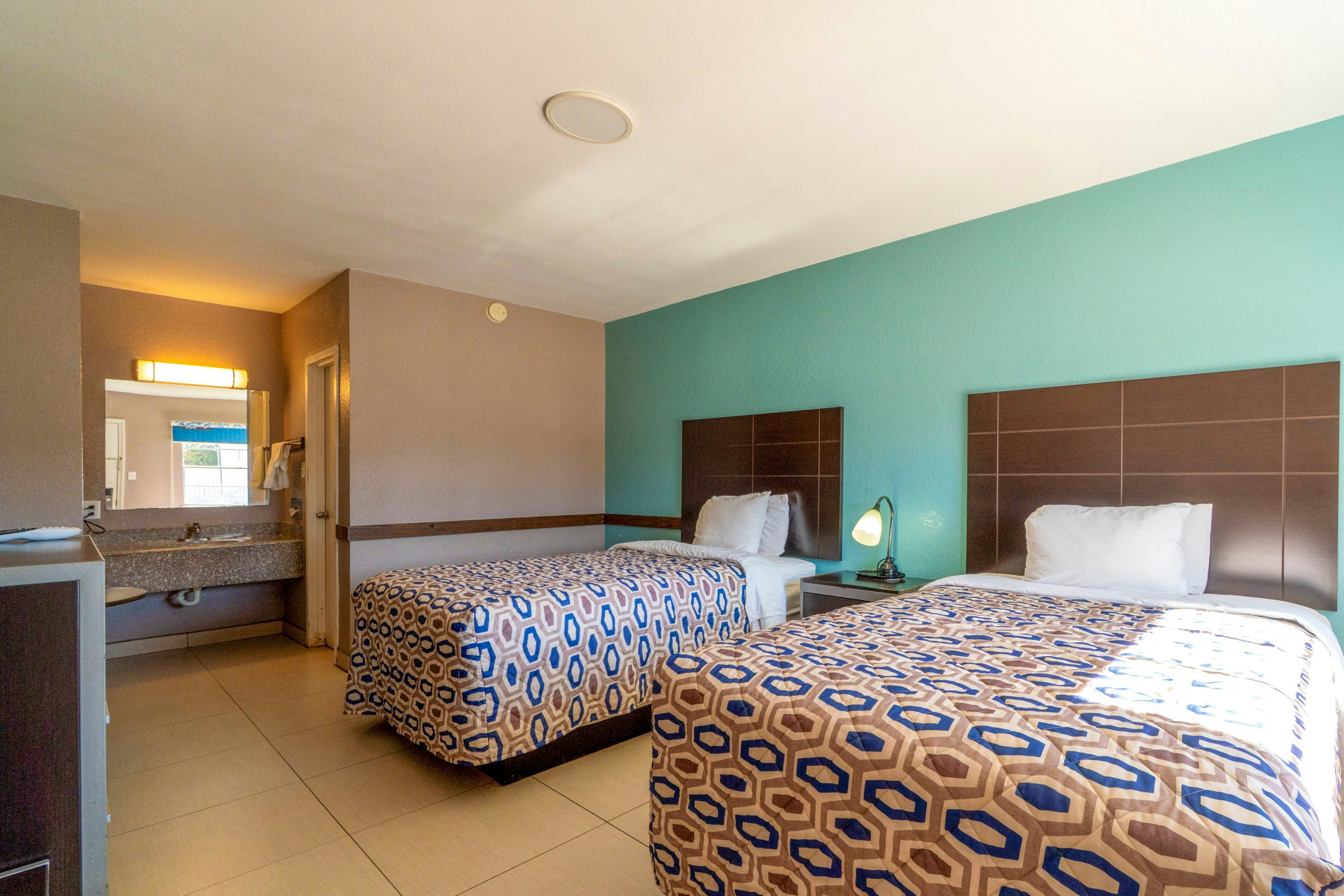 Woodfield Inn & Suites Hotel O, Yoakum TX 111 25/54