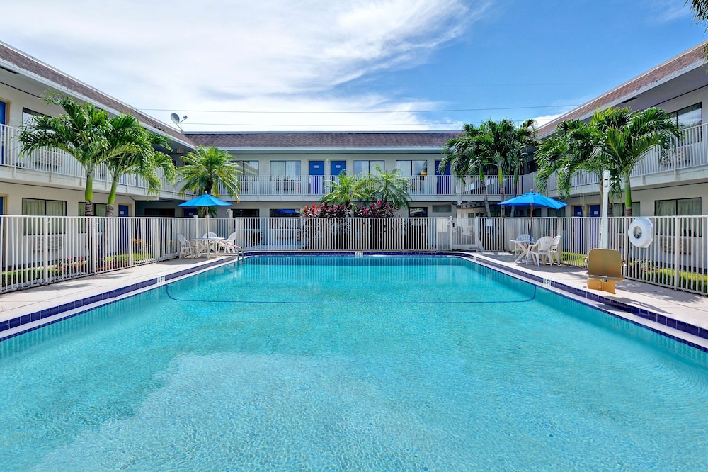 Motel6 Dania Beach, FL 52/59