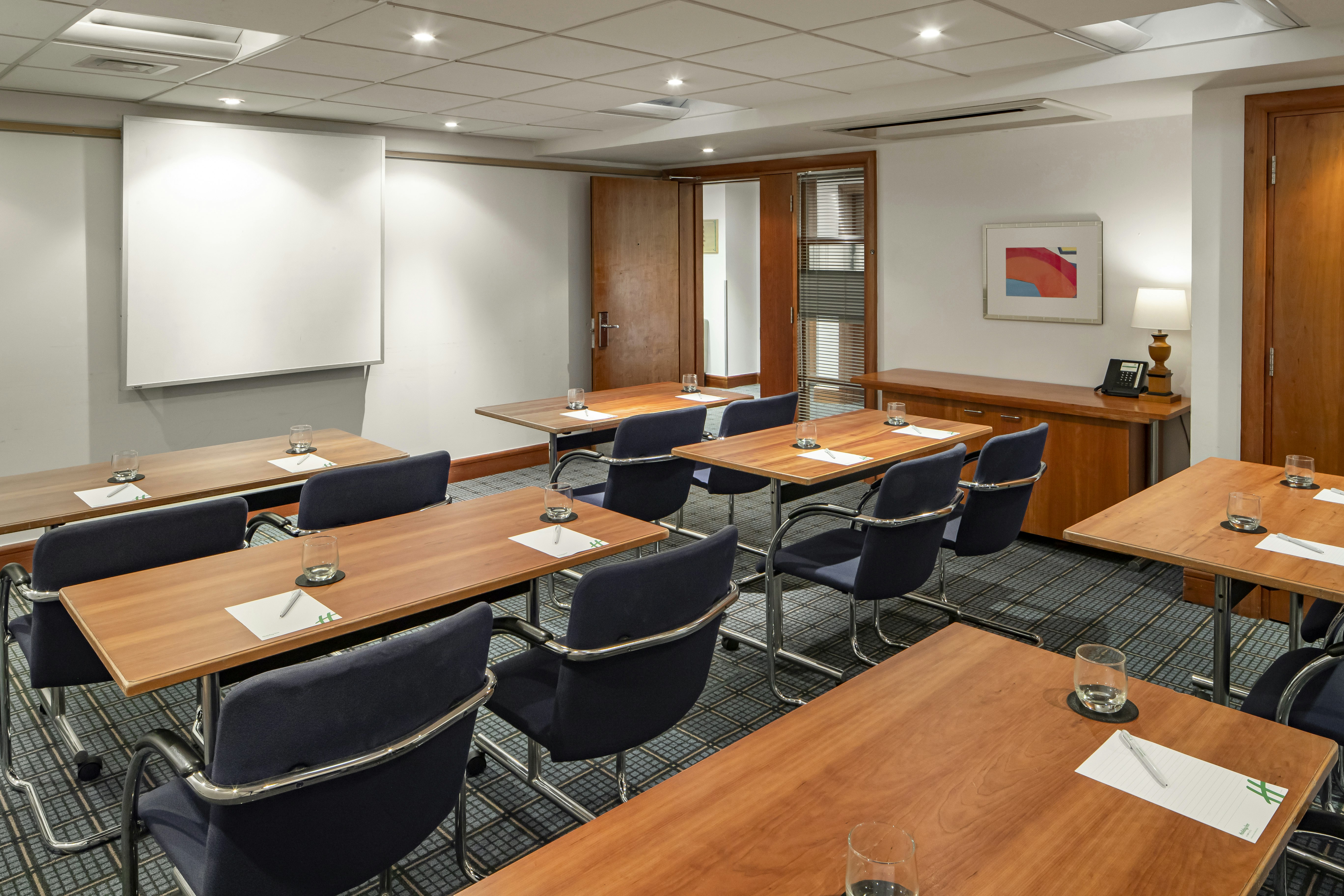 HOLIDAY INN BASINGSTOKE 31/45