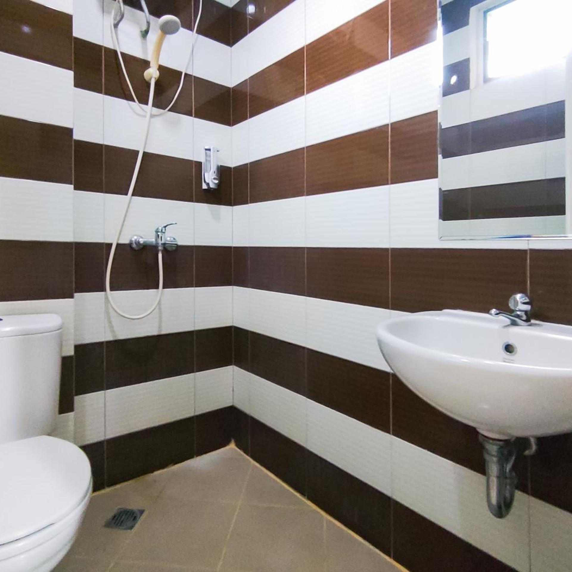 RedDoorz Plus near ICE BSD 2 41/42
