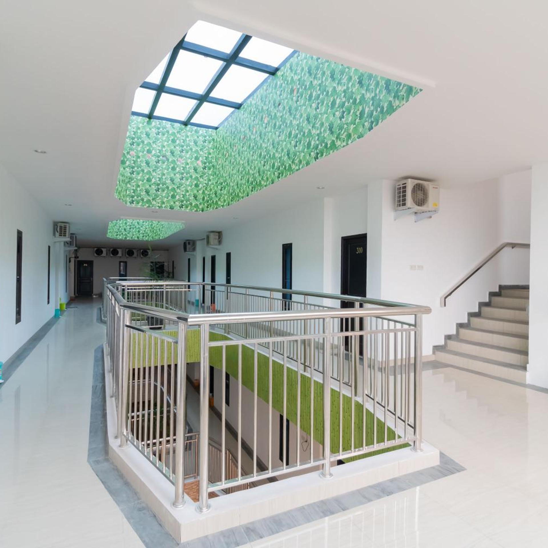 Urbanview Hotel Ephe Palembang by RedDoorz 6/30