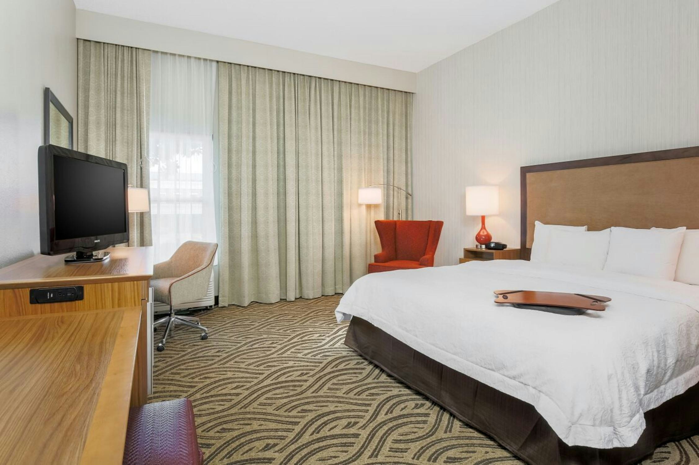 ROOM, KING BED, ACCESSIBLE