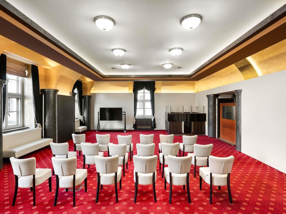 Mercure Szekesfehervar Magyar Kiraly 58/64