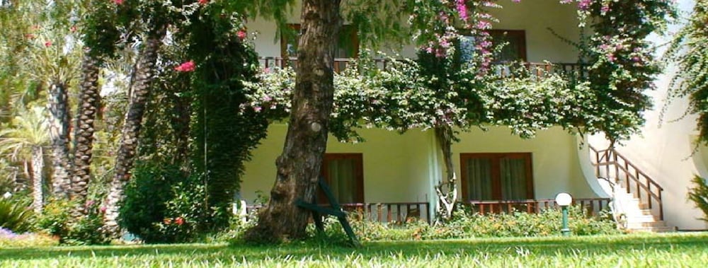 Club Boran Mare Beach 2/50