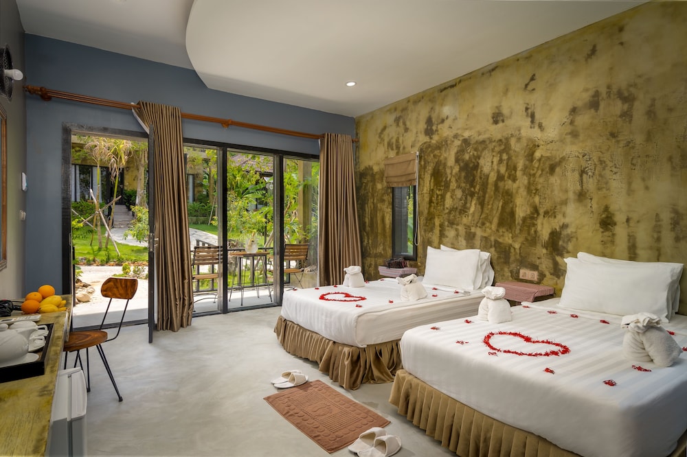 Koh Rong Hill Beach Resort 34/63