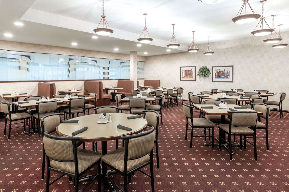 Ramada by Wyndham London 32/59