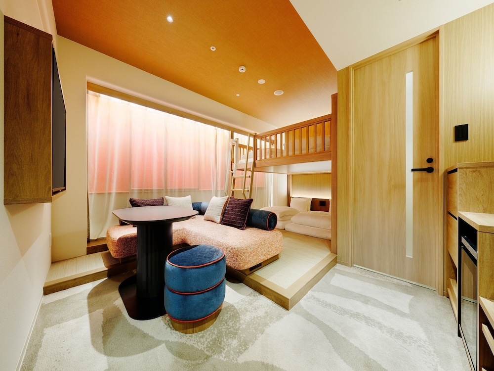 Renovated, Twin Beds, 2 Bunk Beds, Low Floor