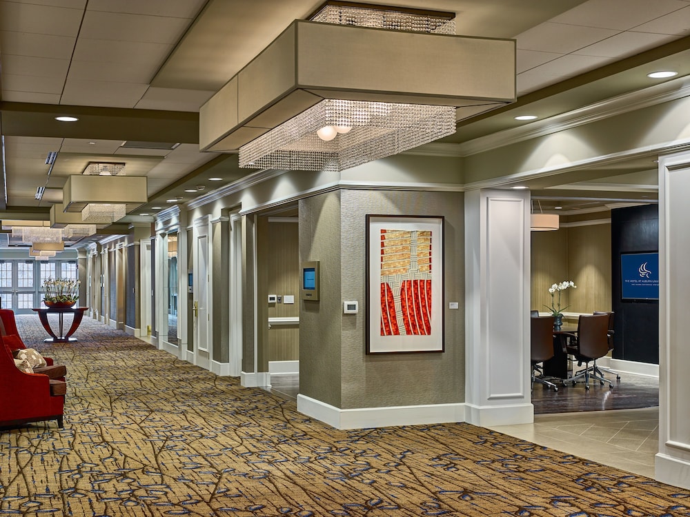 The Hotel At Auburn University 13/64