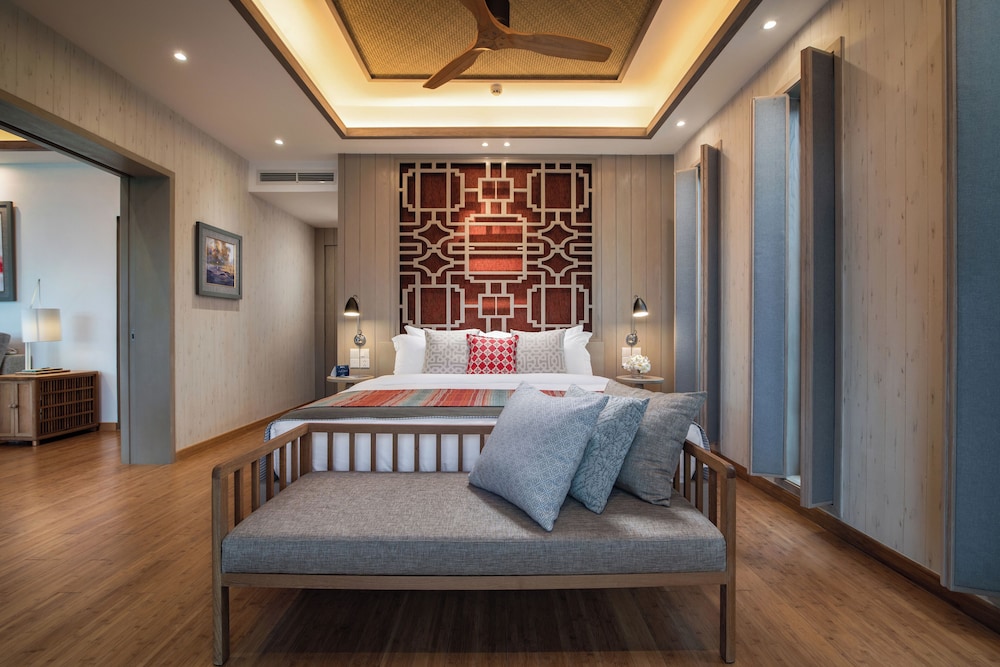 1 Bedroom, Pool, Villa, King Bed, Beach Front