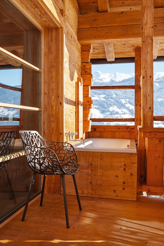 HOCHLEGER - DELUXE CHALETS 40/49