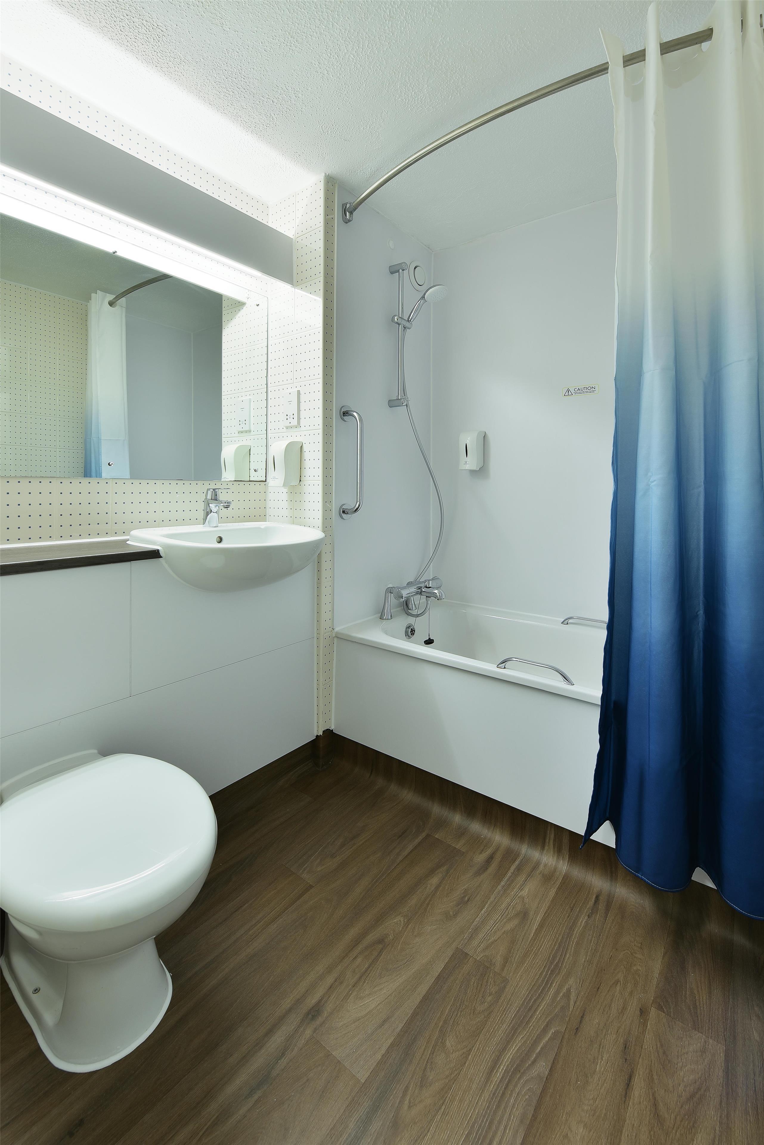 Travelodge Bangor 23/24