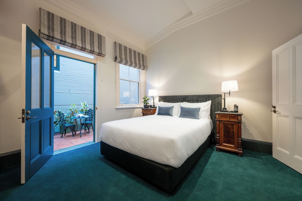 The Russell Boutique Hotel 32/67