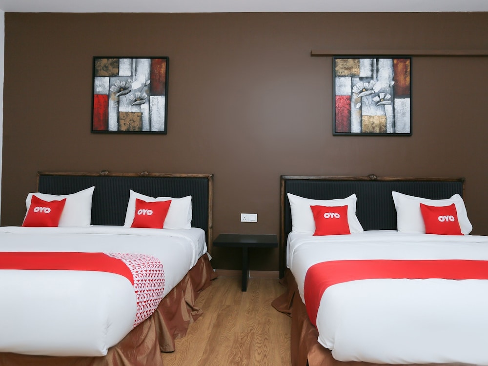 OYO 89915 East Mount Hotel 20/32