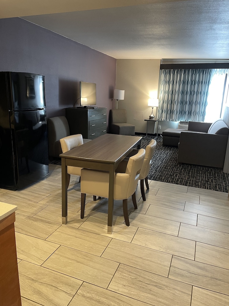 La Quinta Inn & Suites by Wyndham Glenwood Springs 43/56
