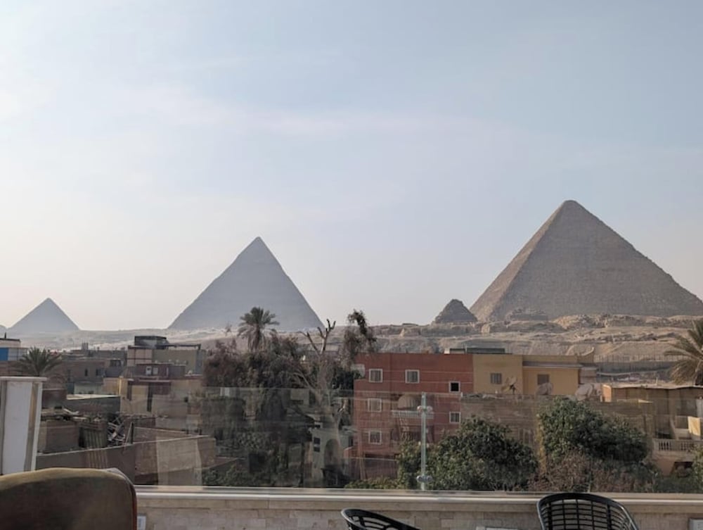 3 Pyramids View Inn 1/47