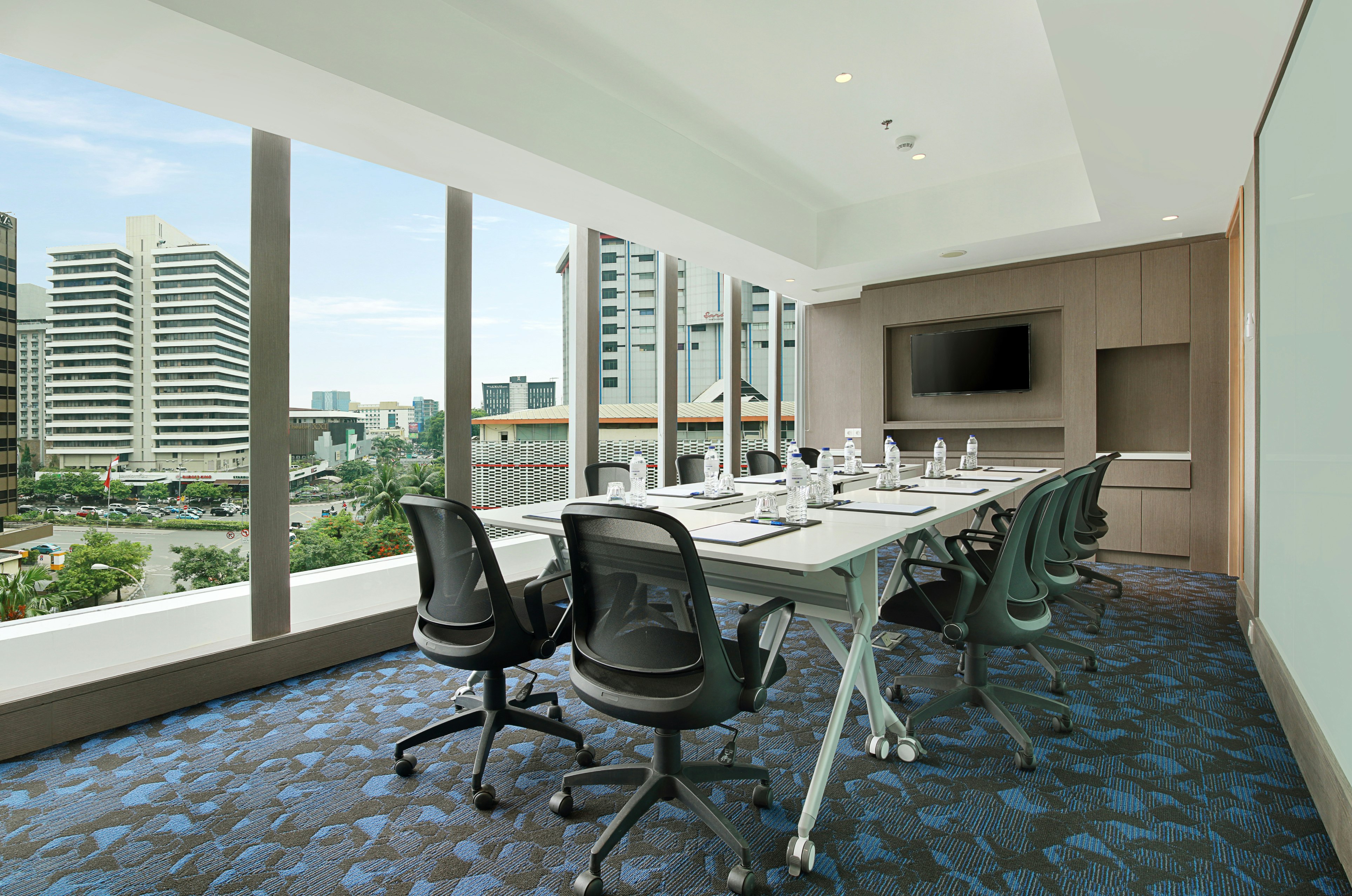 Holiday Inn Express Jakarta Wahid Hasyim 49/54