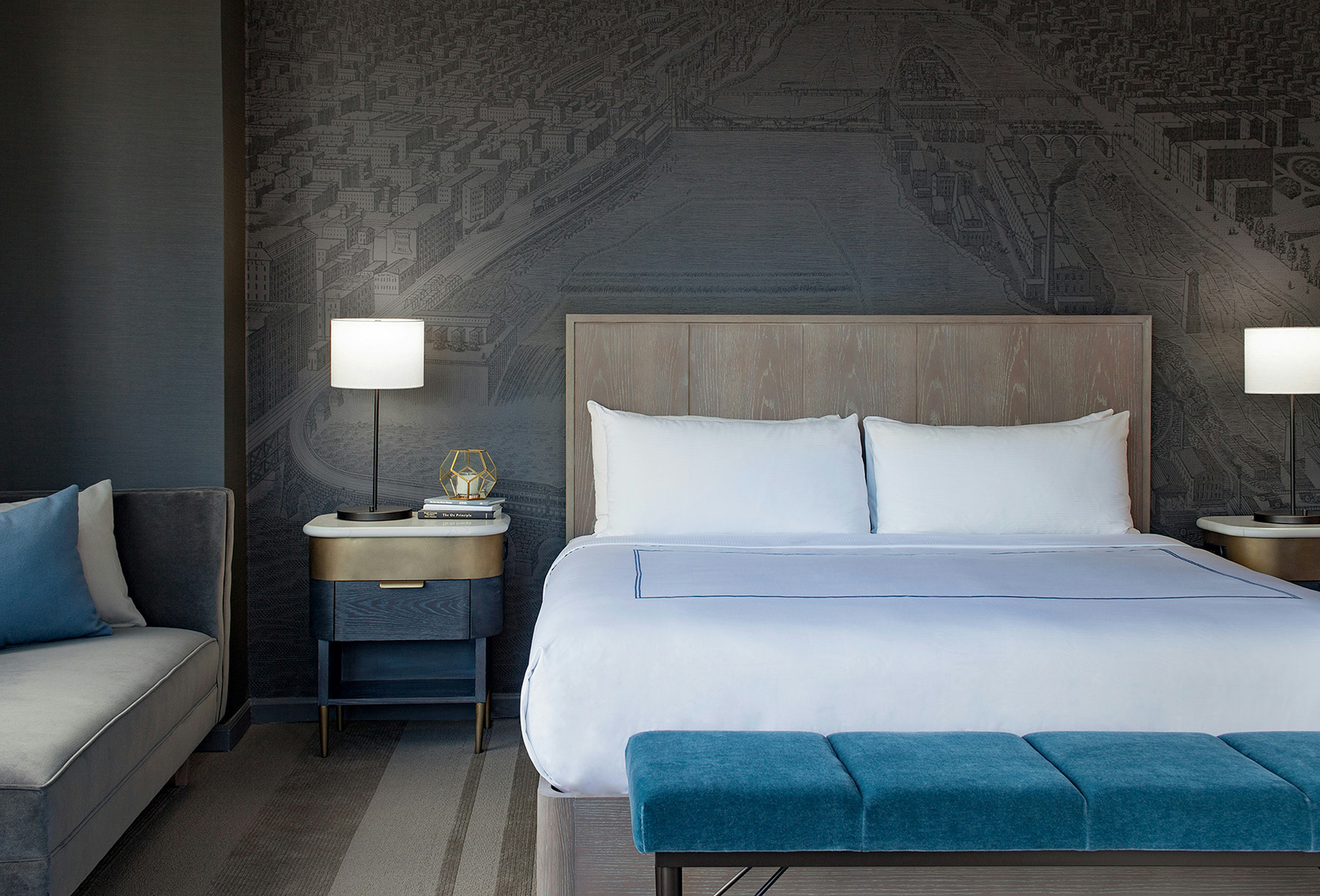DELUXE, KING BED, ACCESSIBLE