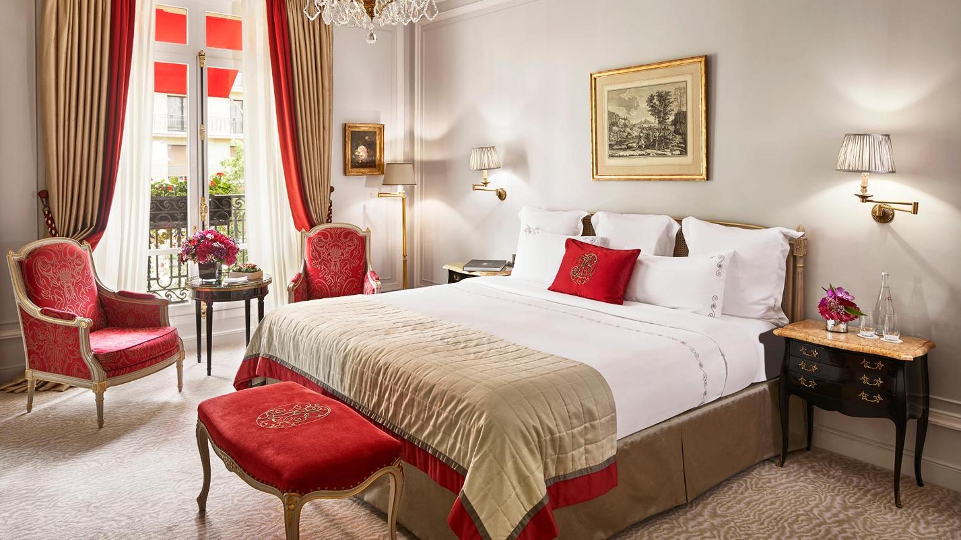 Avenue, Deluxe, Suite, King Bed, Montaigne View