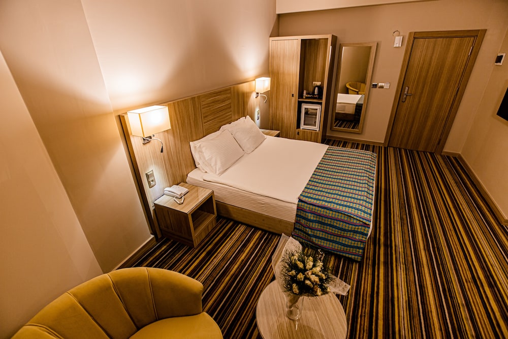 Hotel Mustafa 14/42
