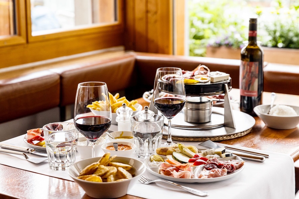 Hauser Hotel St. Moritz 26/41
