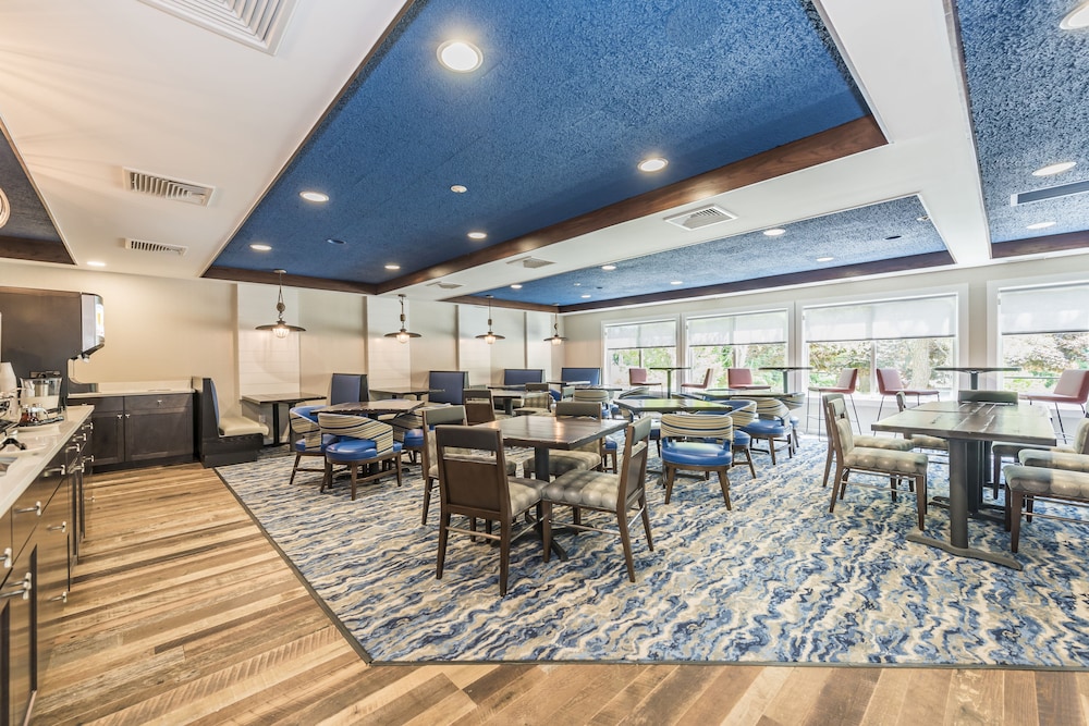 Rockport Inn And Suites 38/52