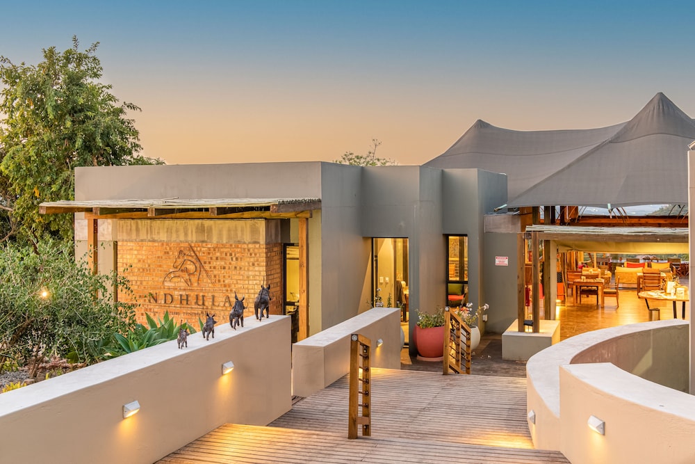 Ndhula Luxury Tented Lodge 5/48