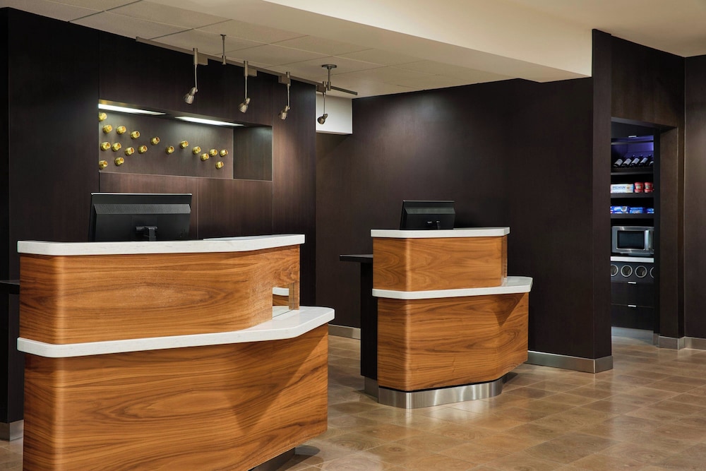 Lobby at Courtyard by Marriott St Louis Creve Coeur, Creve Coeur - MO