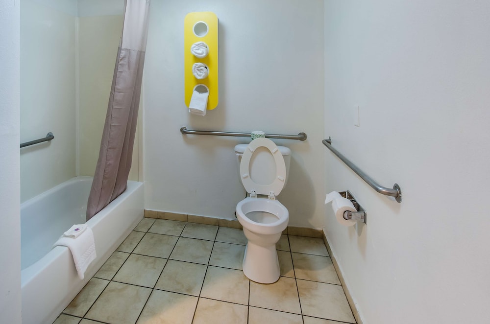 Motel6 Pooler, GA - Savannah Airport 46/50