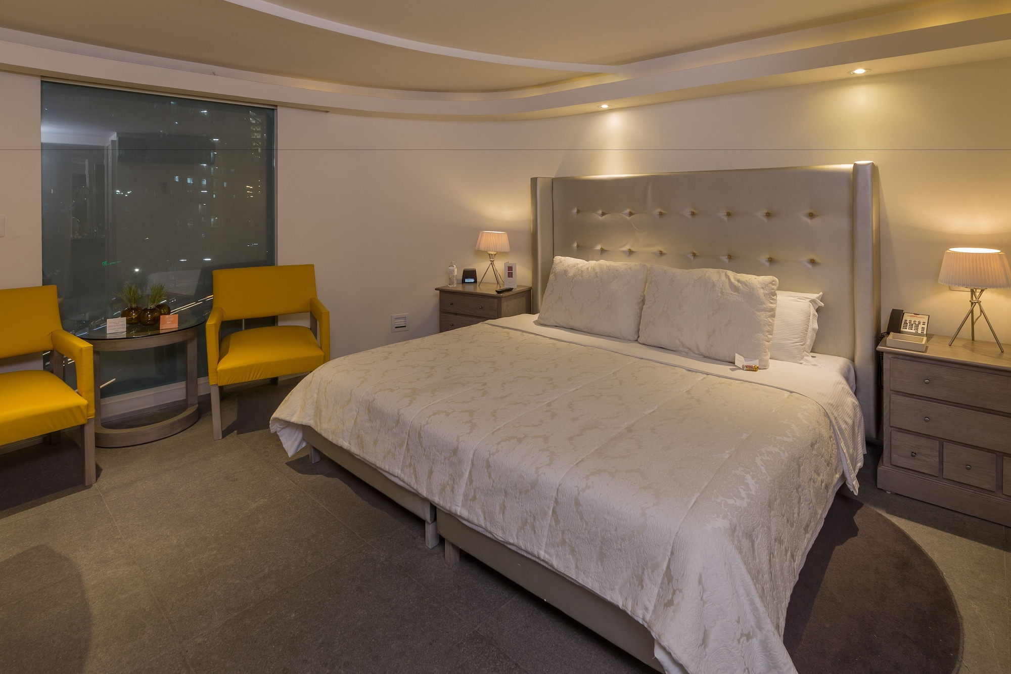 EXECUTIVE, SUITE