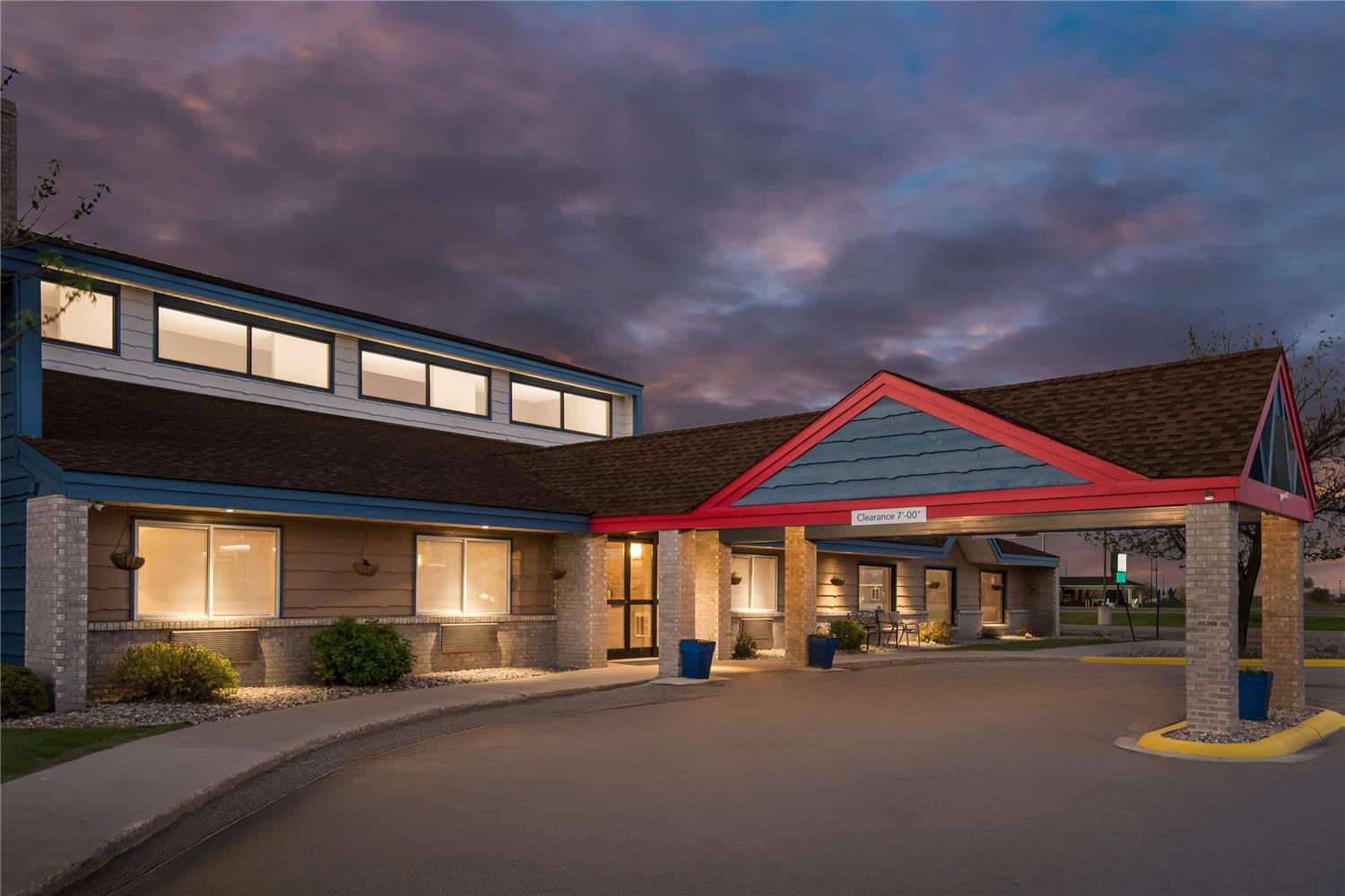 AmericInn by Wyndham Crookston U of M Crookston 3/32