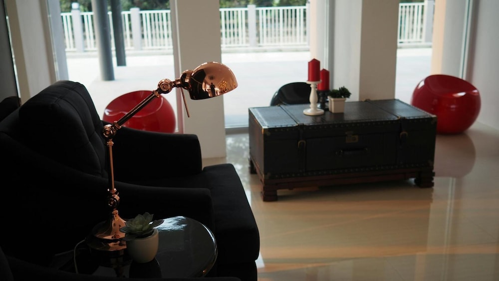 Chaisaeng Villa Hotel 3/23
