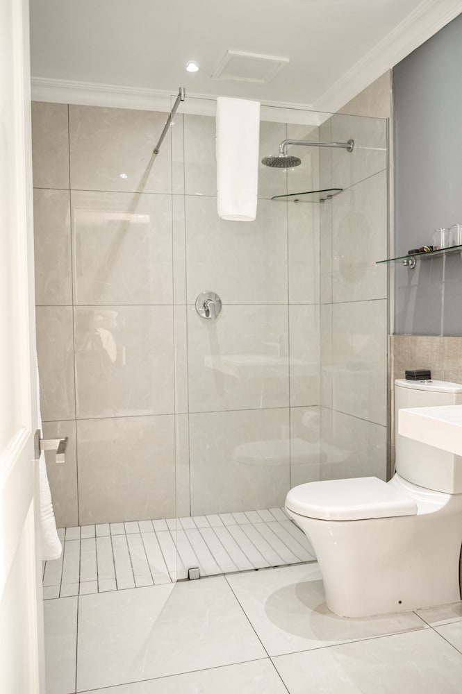 غرفة قياسية بسريرين منفصلين، Indaba Hotel 8/8