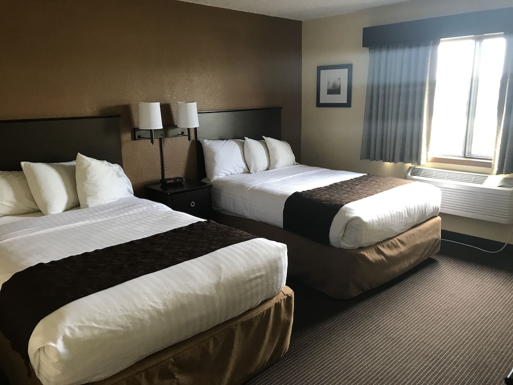 Americinn By Wyndham West Bend 12/40